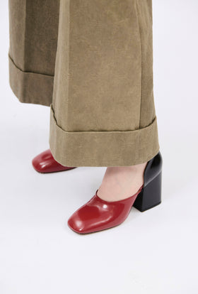 Cotton Damask Hose, Dark Khaki from ODEEH 