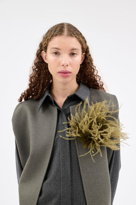 Feather Brosche, Khaki from ODEEH 